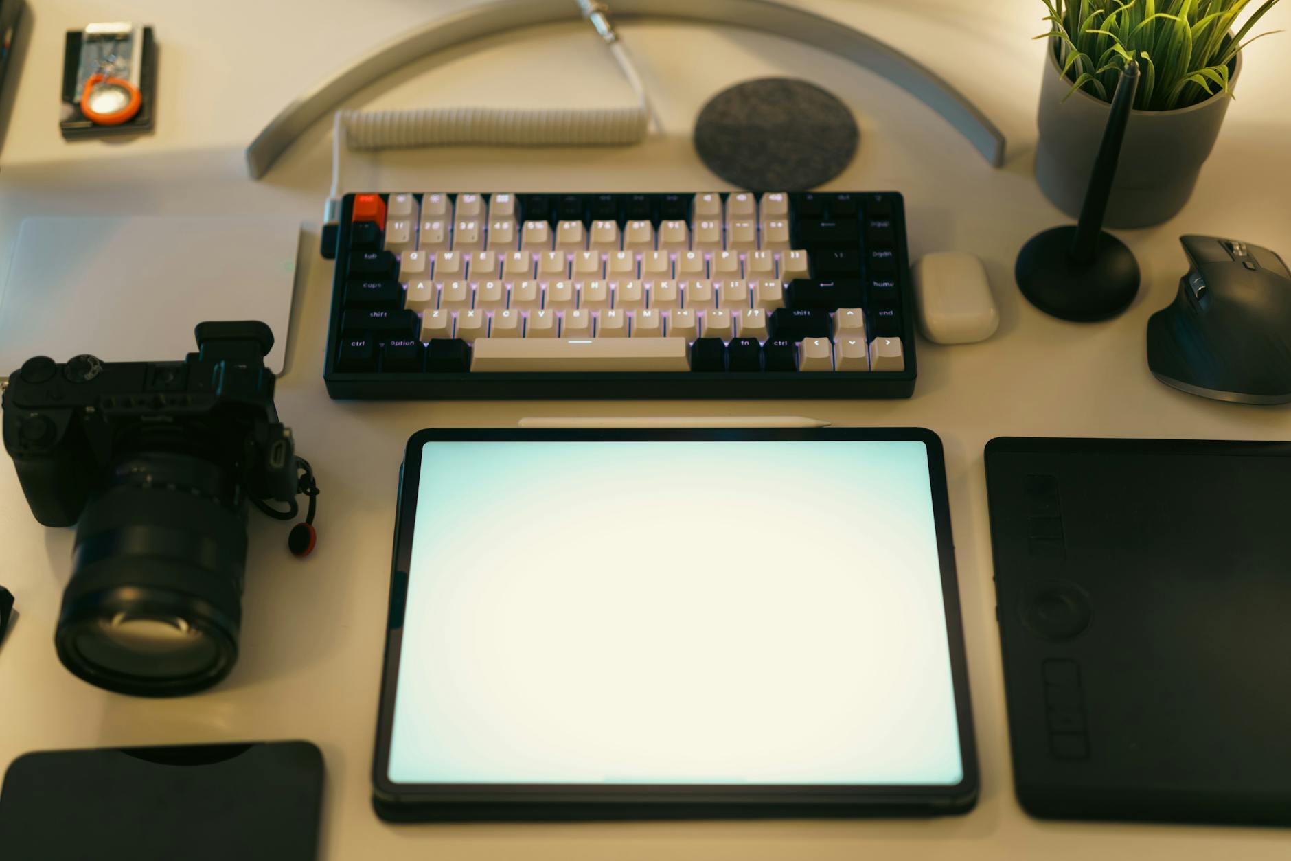 Comparison of motion graphics tools including After Effects, DaVinci Resolve, Canva, and AI-powered editors on a laptop screen